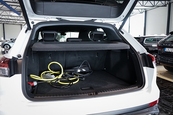 Audi Q4 e-tron 8 of 27
