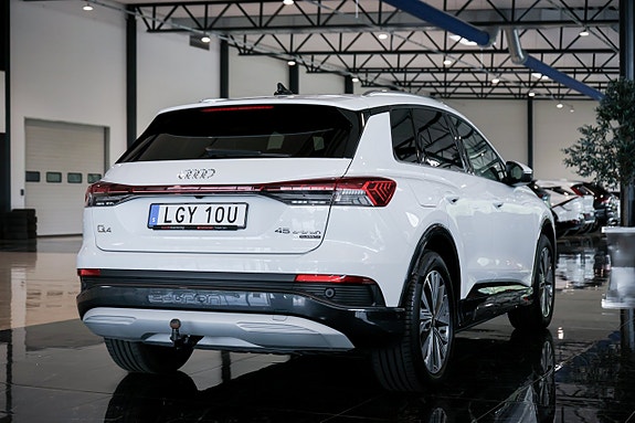 Audi Q4 e-tron 5 of 27
