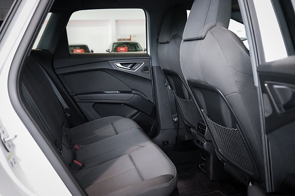 Audi Q4 e-tron 26 of 27