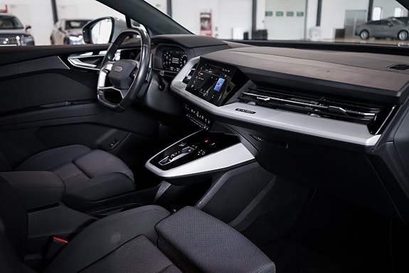 Audi Q4 e-tron 24 of 27
