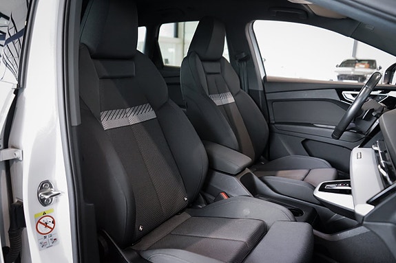 Audi Q4 e-tron 25 of 27