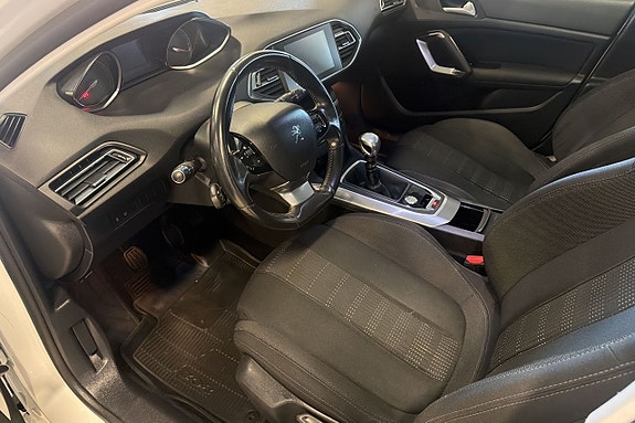 Peugeot 308 SW 8 of 10