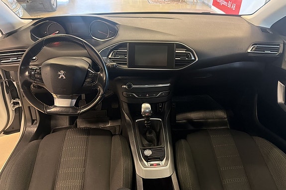 Peugeot 308 SW 10 of 10