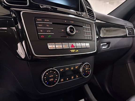 Mercedes-Benz GLS350 d 16 of 30