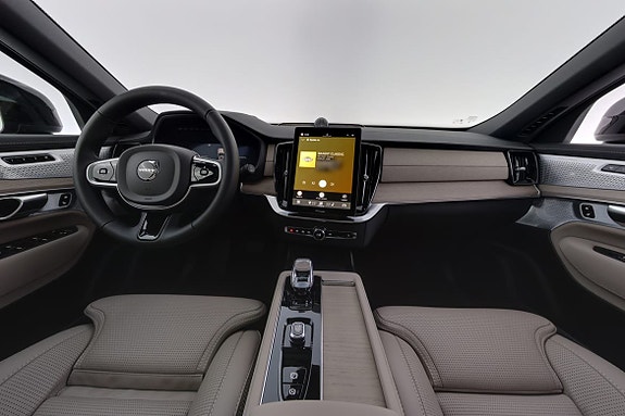 Volvo XC90 7 of 27