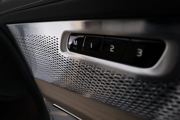 Volvo XC90 17 of 27