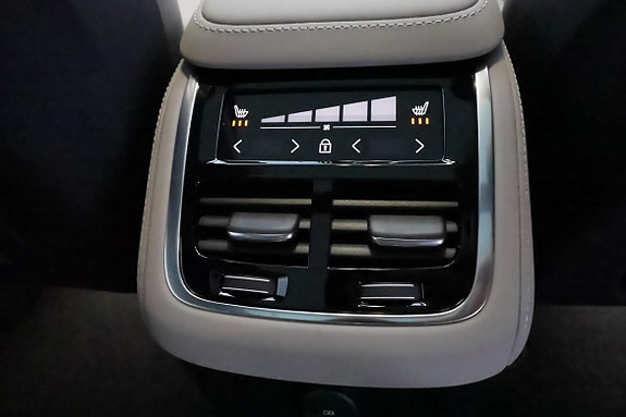 Volvo XC90 20 of 27