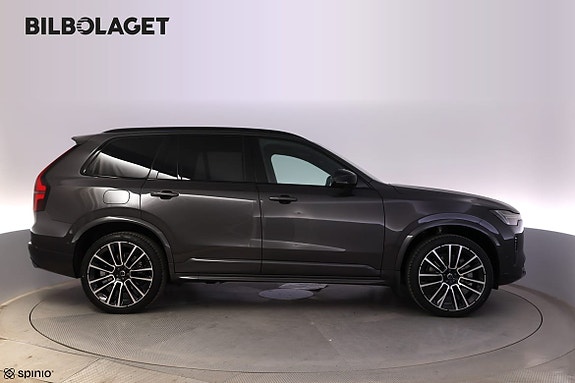 Volvo XC90 2 of 27