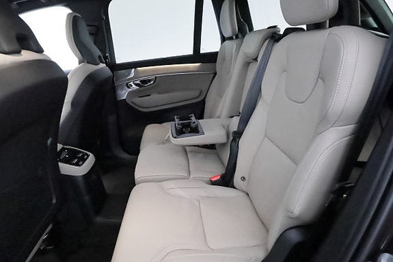 Volvo XC90 25 of 27