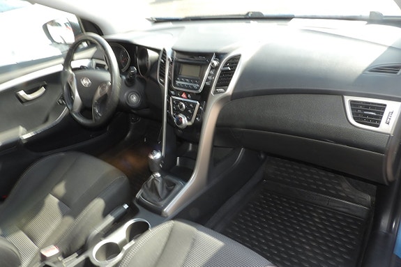 Hyundai i30 7 of 15