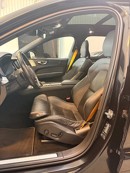 Volvo XC60 7 of 13
