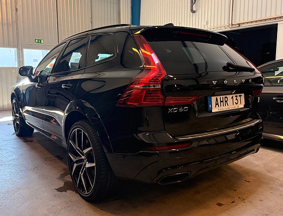 Volvo XC60 2 of 13
