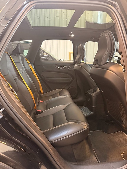 Volvo XC60 10 of 13