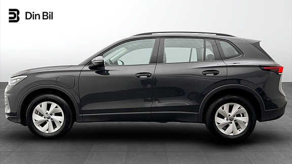 Volkswagen Tiguan 2 of 19