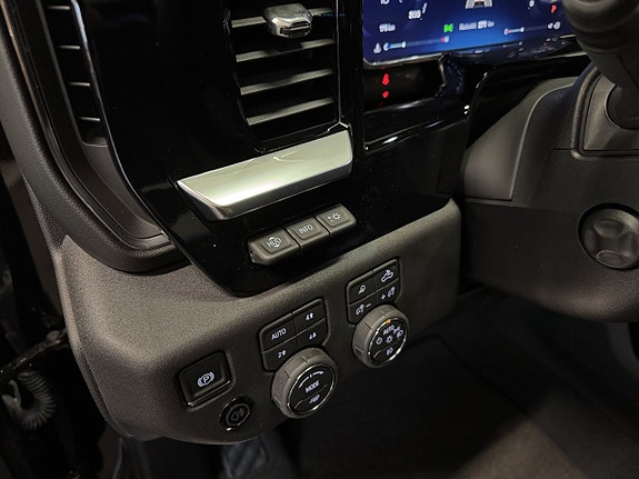 Chevrolet Silverado 1500 8 of 30