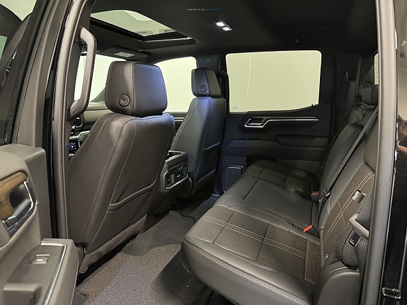 Chevrolet Silverado 1500 15 of 30
