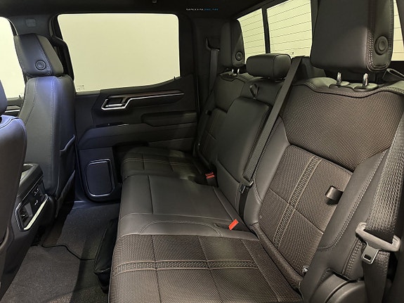 Chevrolet Silverado 1500 16 of 30