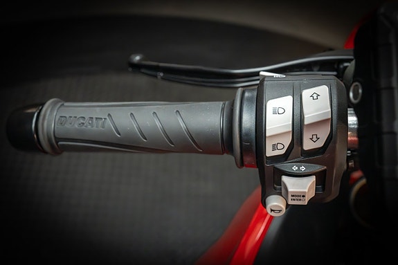Ducati Supersport 950 S *Öhlins* 15 of 18