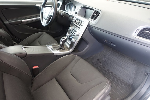 Volvo V60 30 of 30