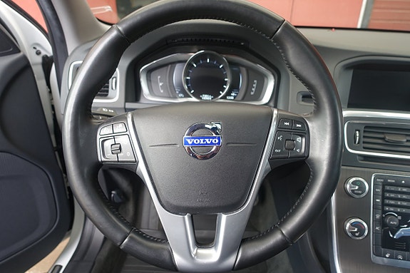 Volvo V60 13 of 30