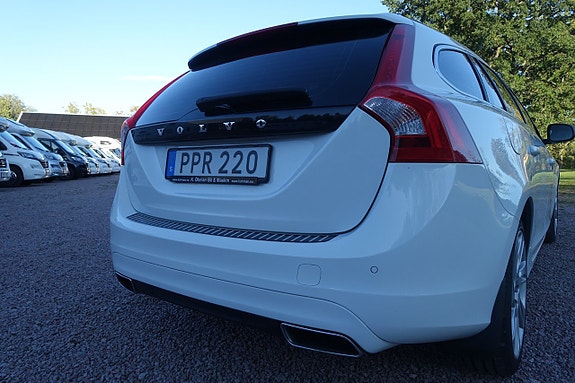 Volvo V60 4 of 30