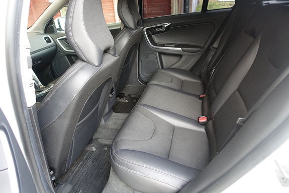 Volvo V60 26 of 30