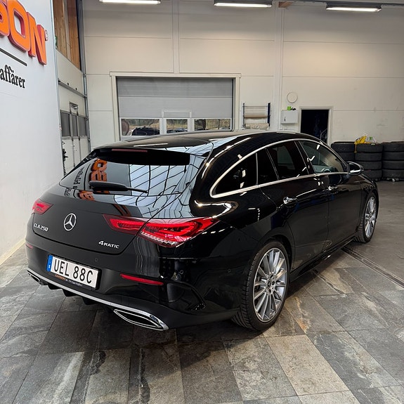 Mercedes-Benz CLA250 4 of 14