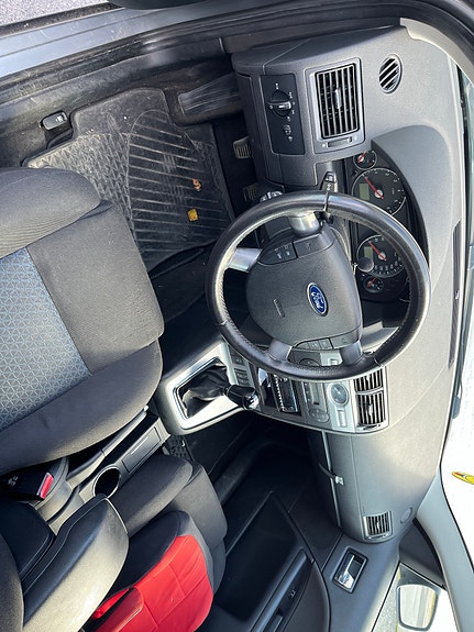 Ford Mondeo 4 of 5