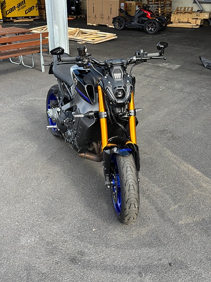 Yamaha MT-09 SP 2 of 4