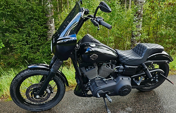 Harley-Davidson Street Bob 2 of 5