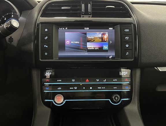 Jaguar F-PACE 10 of 16