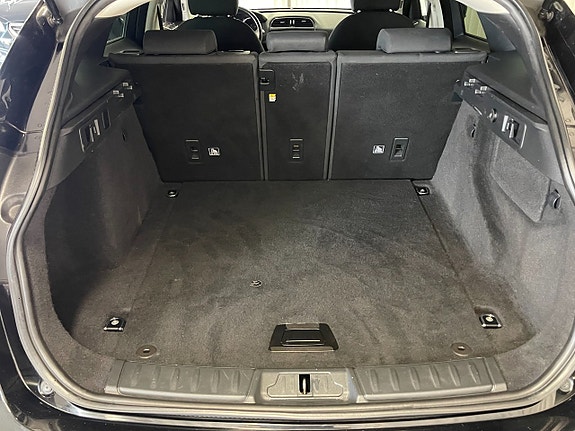 Jaguar F-PACE 16 of 16