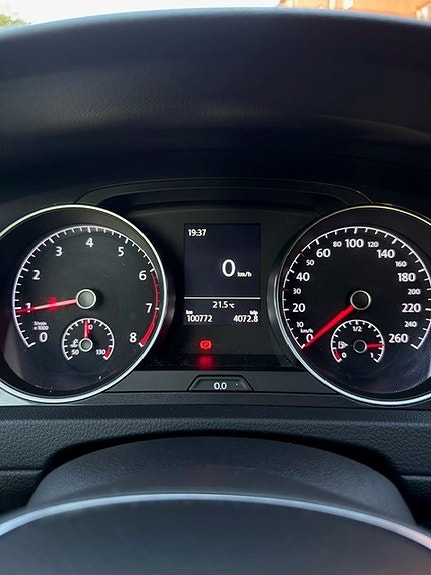 Volkswagen Golf VII 11 of 15