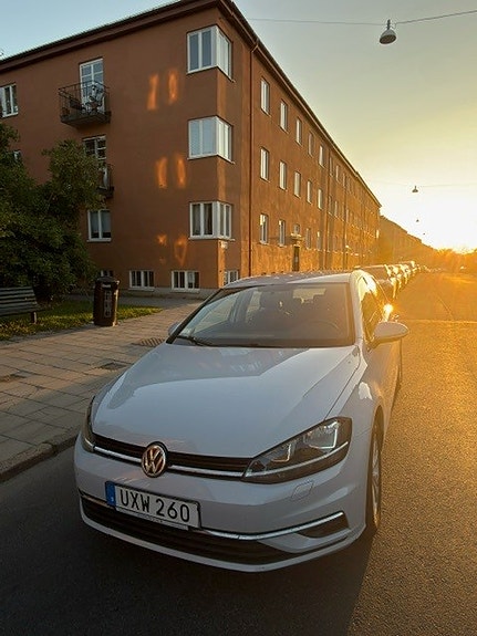 Volkswagen Golf VII 2 of 15