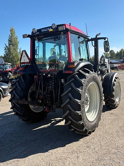 Valtra A 72 3 of 11