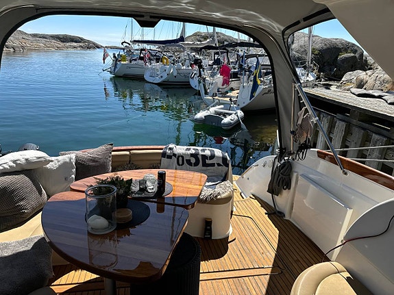 Jeanneau Prestige 34 -05 | 2 x Volvo Penta KAD 300 4 of 8