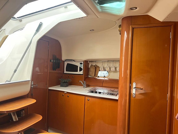 Jeanneau Prestige 34 -05 | 2 x Volvo Penta KAD 300 5 of 8