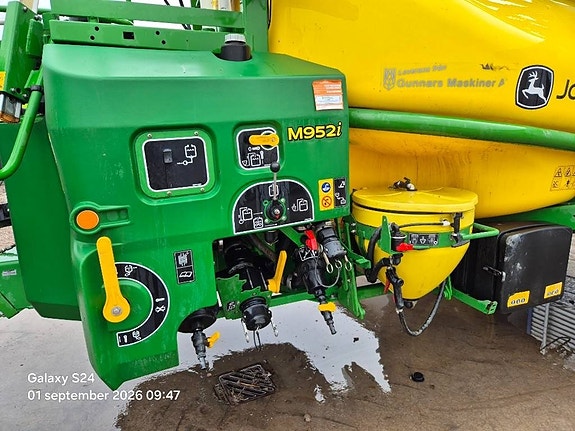 John Deere M 952 i 7 of 22