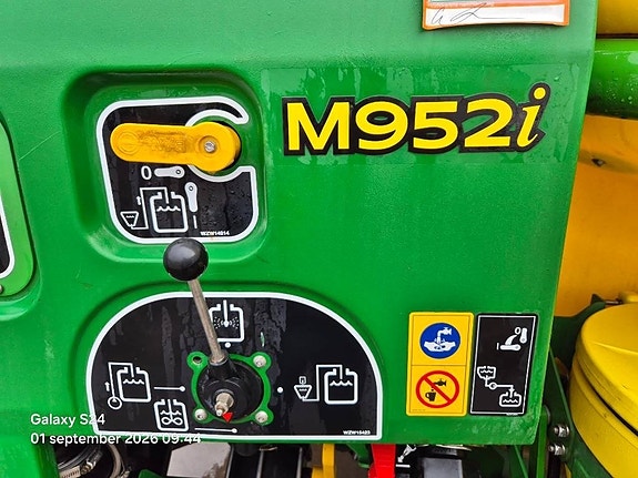 John Deere M 952 i 8 of 22