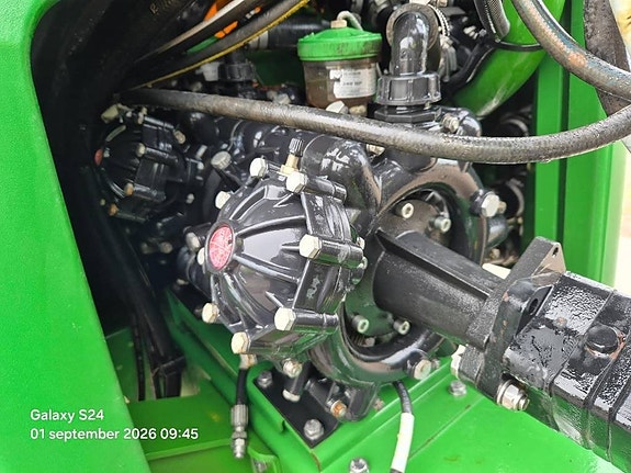 John Deere M 952 i 11 of 22