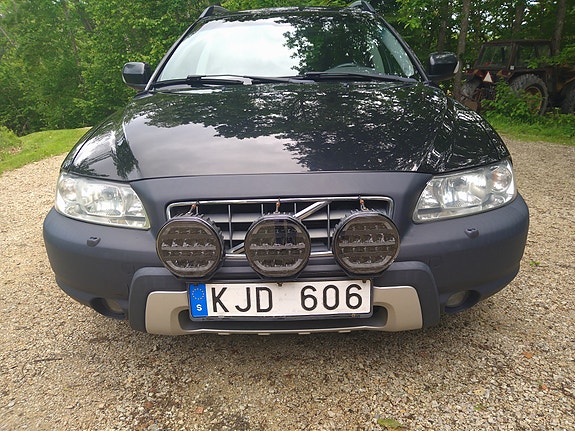 Volvo XC70 2 of 9