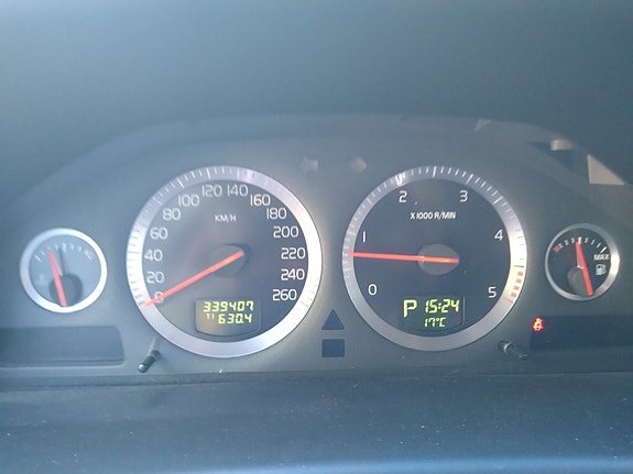 Volvo XC70 3 of 9