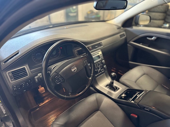 Volvo V70 9 of 20