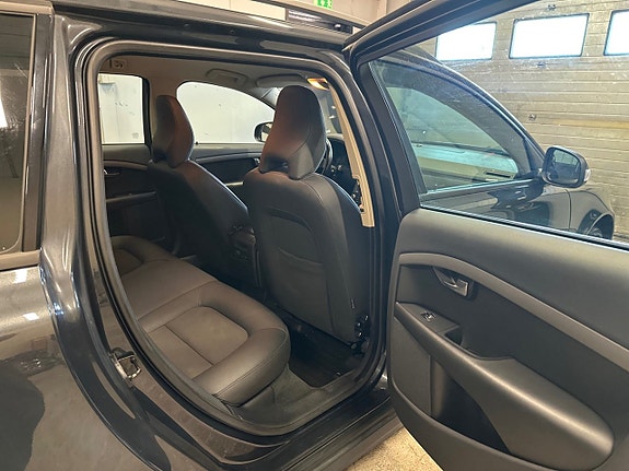 Volvo V70 12 of 20
