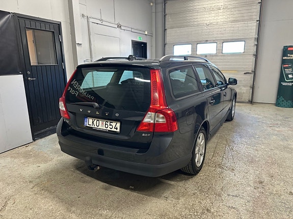 Volvo V70 4 of 20