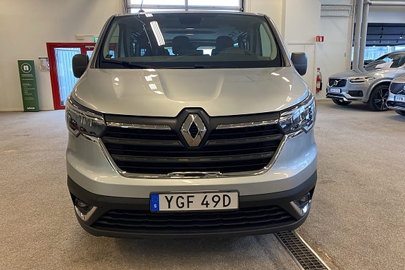 Renault Trafic 11 of 14