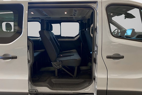 Renault Trafic 9 of 14