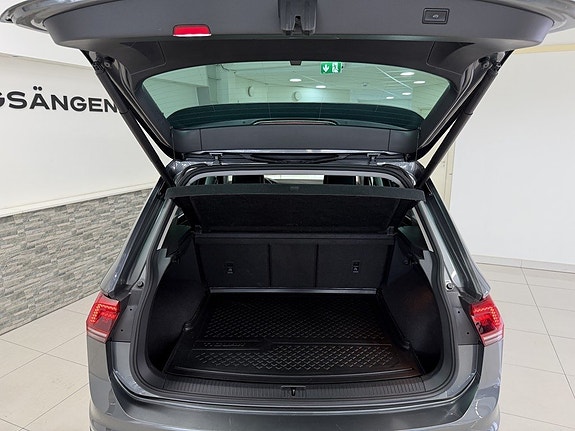 Volkswagen Tiguan 17 of 28