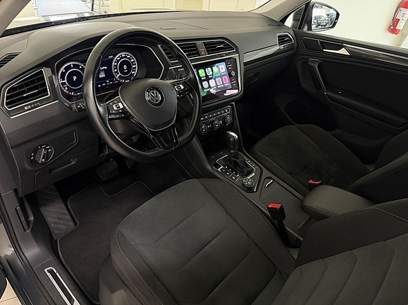 Volkswagen Tiguan 12 of 28