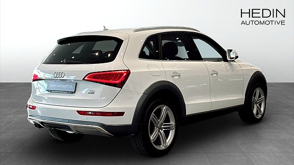 Audi Q5 2 of 9